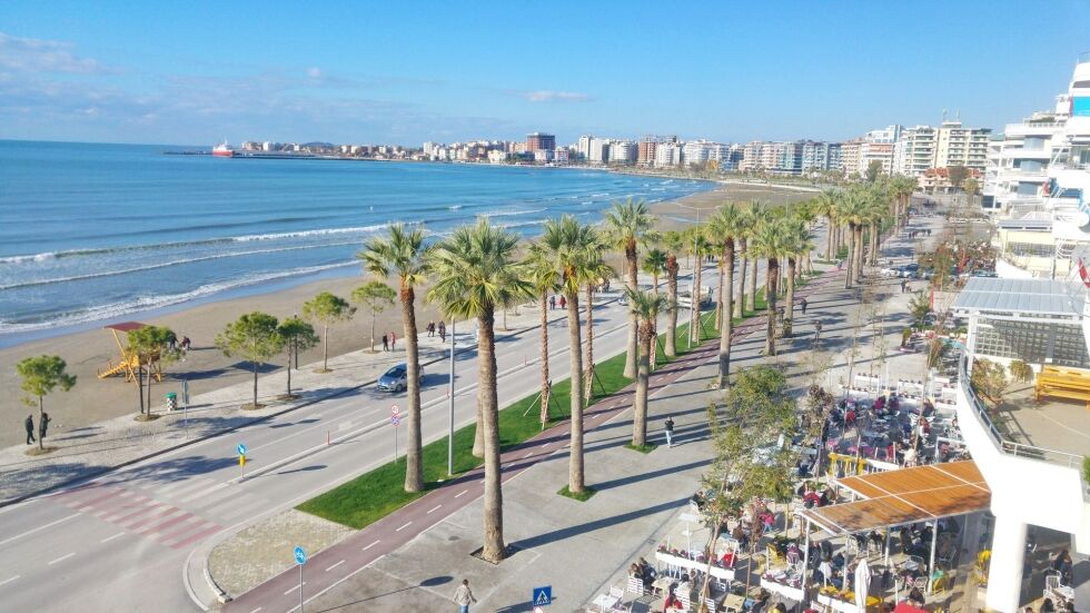 b8fa832417c294824e7b88ac2cbd5e15 vlora sea side